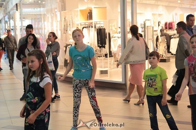 Z Bursztynową do szkoły, czyli targi zajęć pozalekcyjnych [06.09.2015] - zdjęcie #4 - eOstroleka.pl