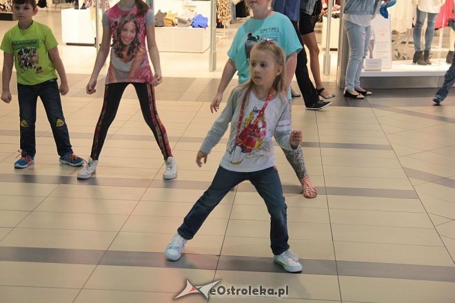 Z Bursztynową do szkoły, czyli targi zajęć pozalekcyjnych [06.09.2015] - zdjęcie #2 - eOstroleka.pl