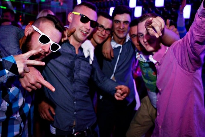 EROTYCZNA PROWOKACJA W IBIZIE [05.09.2015] - zdjęcie #12 - eOstroleka.pl