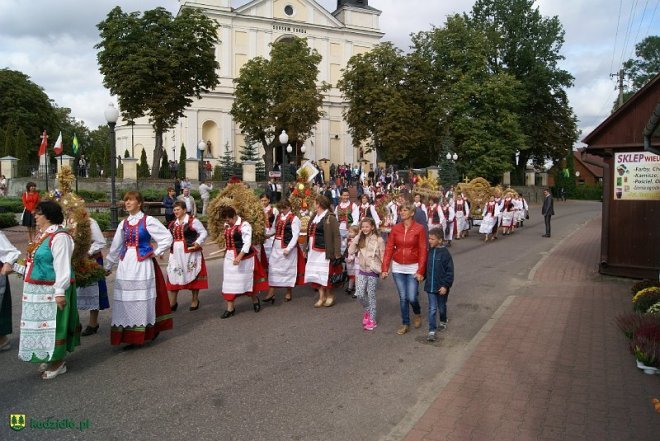 Niedziela Kadzidlańska i dożynki parafialne 2015 [07.09.2015] - zdjęcie #59 - eOstroleka.pl