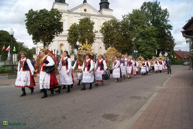 Niedziela Kadzidlańska i dożynki parafialne 2015 [07.09.2015] - zdjęcie #60 - eOstroleka.pl