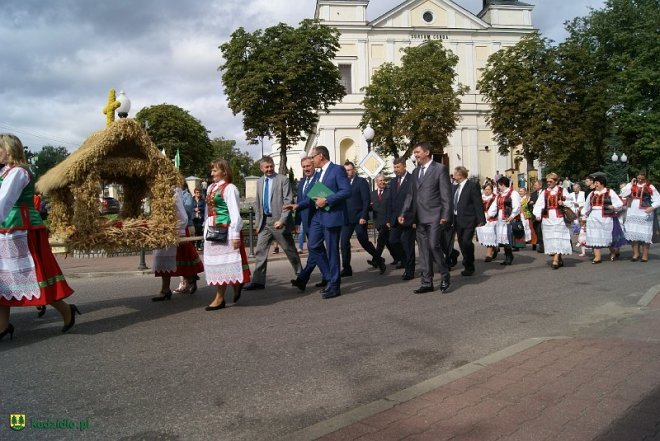 Niedziela Kadzidlańska i dożynki parafialne 2015 [07.09.2015] - zdjęcie #62 - eOstroleka.pl