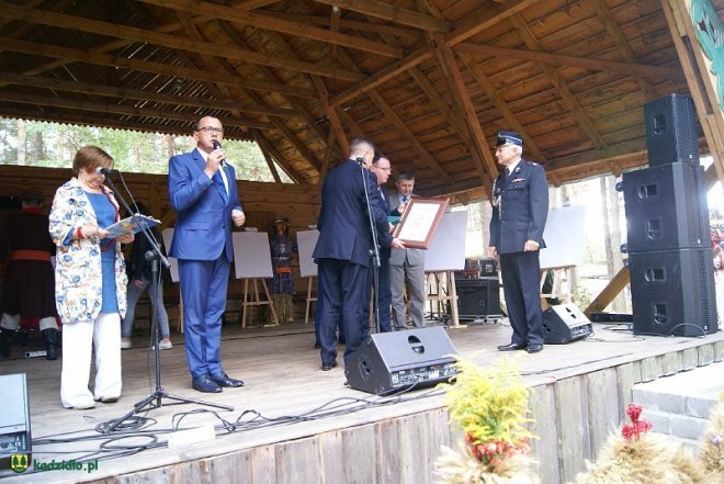 Niedziela Kadzidlańska i dożynki parafialne 2015 [07.09.2015] - zdjęcie #270 - eOstroleka.pl