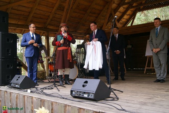 Niedziela Kadzidlańska i dożynki parafialne 2015 [07.09.2015] - zdjęcie #203 - eOstroleka.pl