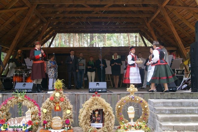 Niedziela Kadzidlańska i dożynki parafialne 2015 [07.09.2015] - zdjęcie #200 - eOstroleka.pl
