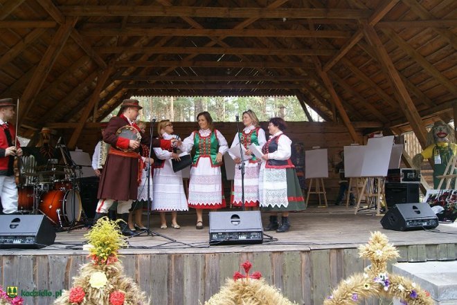 Niedziela Kadzidlańska i dożynki parafialne 2015 [07.09.2015] - zdjęcie #287 - eOstroleka.pl