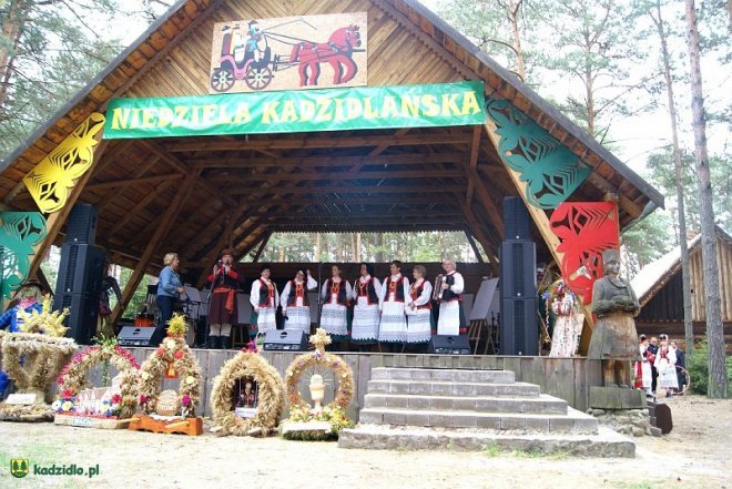 Niedziela Kadzidlańska i dożynki parafialne 2015 [07.09.2015] - zdjęcie #251 - eOstroleka.pl