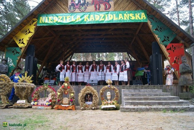 Niedziela Kadzidlańska i dożynki parafialne 2015 [07.09.2015] - zdjęcie #192 - eOstroleka.pl