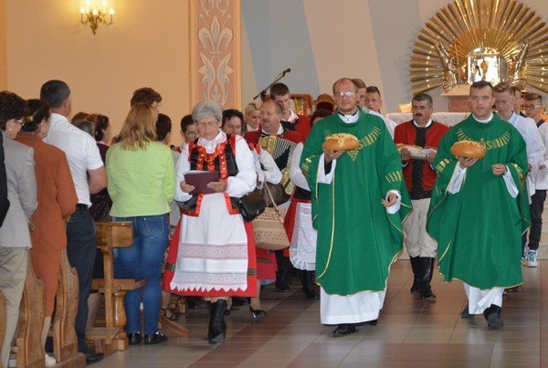 Dożynki parafialne w Łysych [08.09.2015] - zdjęcie #13 - eOstroleka.pl