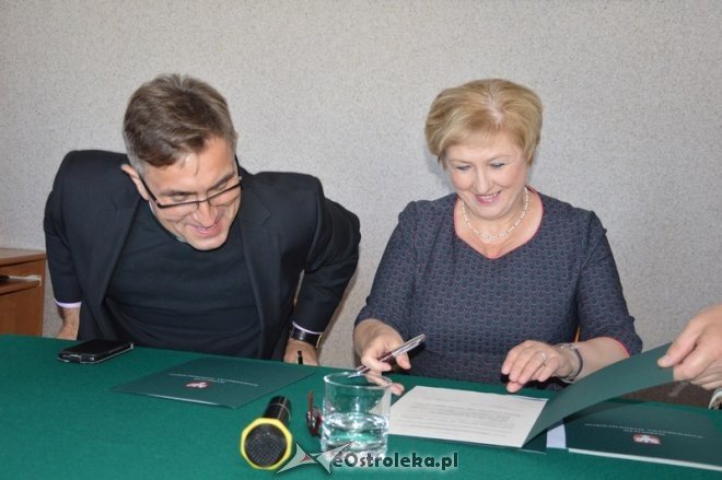 Podpisanie listu intencyjnego UKSW i CKZiU [09.09.2015] - zdjęcie #26 - eOstroleka.pl