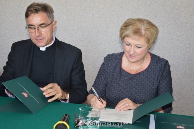Podpisanie listu intencyjnego UKSW i CKZiU [09.09.2015] - zdjęcie #27 - eOstroleka.pl