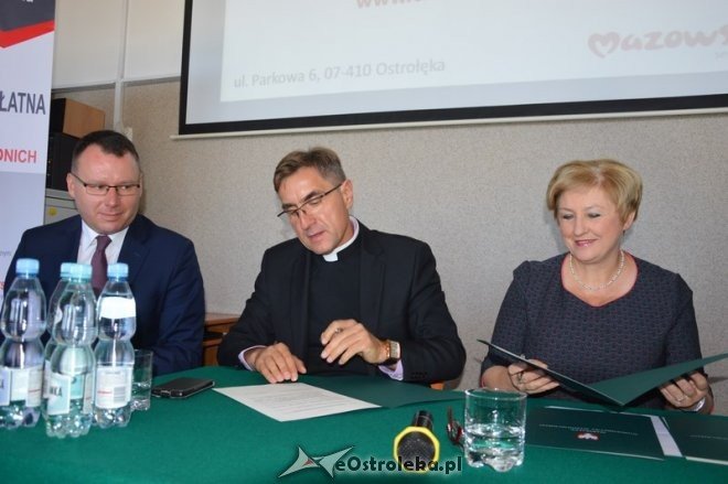 Podpisanie listu intencyjnego UKSW i CKZiU [09.09.2015] - zdjęcie #30 - eOstroleka.pl