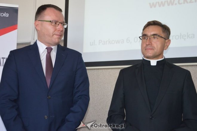 Podpisanie listu intencyjnego UKSW i CKZiU [09.09.2015] - zdjęcie #3 - eOstroleka.pl