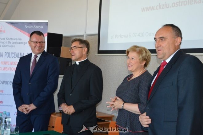 Podpisanie listu intencyjnego UKSW i CKZiU [09.09.2015] - zdjęcie #1 - eOstroleka.pl