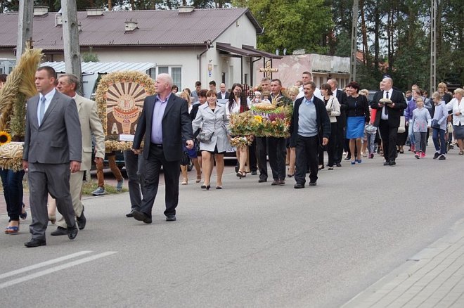 Dożynki gminno-parafialne w Olszewie-Borkach [09.09.2015] - zdjęcie #3 - eOstroleka.pl