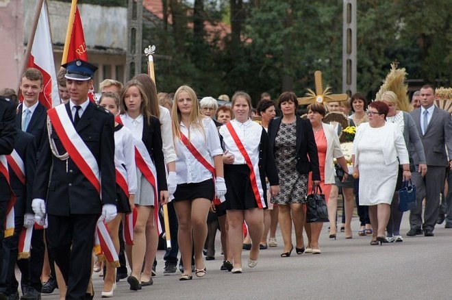 Dożynki gminno-parafialne w Olszewie-Borkach [09.09.2015] - zdjęcie #37 - eOstroleka.pl