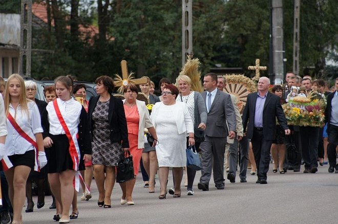 Dożynki gminno-parafialne w Olszewie-Borkach [09.09.2015] - zdjęcie #45 - eOstroleka.pl