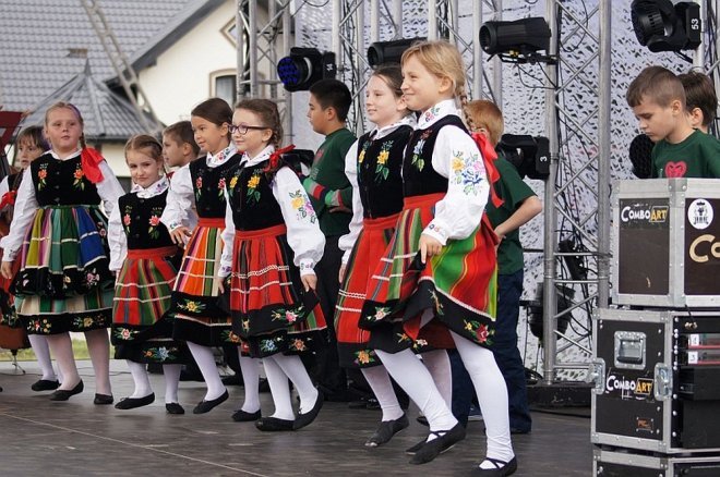 Dożynki gminno-parafialne w Olszewie-Borkach [09.09.2015] - zdjęcie #73 - eOstroleka.pl