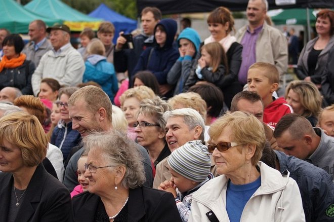 Dożynki gminno-parafialne w Olszewie-Borkach [09.09.2015] - zdjęcie #66 - eOstroleka.pl