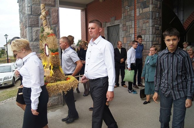 Dożynki gminno-parafialne w Olszewie-Borkach [09.09.2015] - zdjęcie #27 - eOstroleka.pl