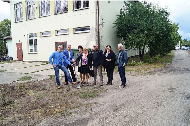 Rusza rozbudowa Szkoły Podstawowej i Przedszkola w Nowej Wsi Zachodniej [11.09.2015] - zdjęcie #1 - eOstroleka.pl