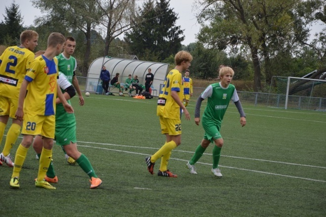 Liga wojewódzka juniorów: Korona Ostrołęka - Żyrardowianka [12.09.2015] - zdjęcie #4 - eOstroleka.pl