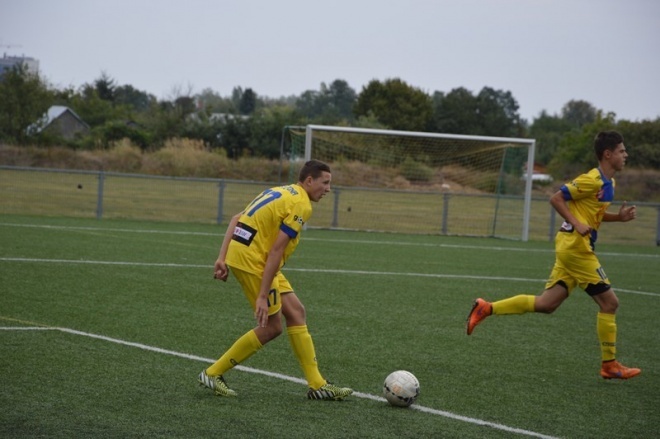 Liga wojewódzka juniorów: Korona Ostrołęka - Żyrardowianka [12.09.2015] - zdjęcie #1 - eOstroleka.pl
