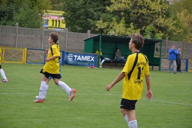 Liga wojewódzka trampkarzy: UKS Narew Ostrołęka - Wisła Płock [12.09.2015] - zdjęcie #25 - eOstroleka.pl