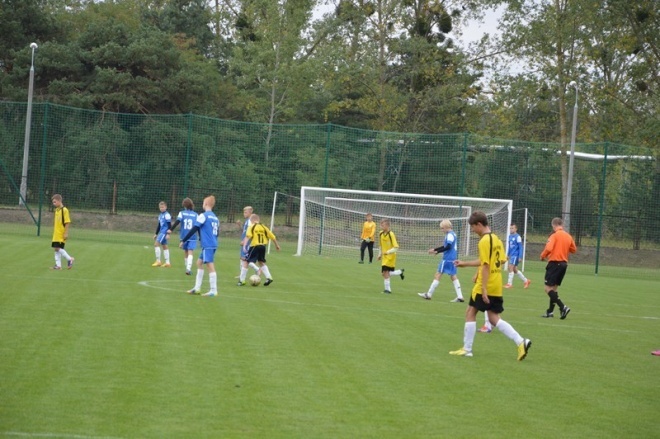 Liga wojewódzka trampkarzy: UKS Narew Ostrołęka - Wisła Płock [12.09.2015] - zdjęcie #3 - eOstroleka.pl