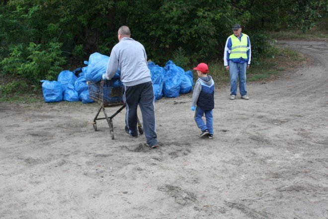 Kolejne sprzątanie brzegów Narwi [12.09.2015] - zdjęcie #9 - eOstroleka.pl