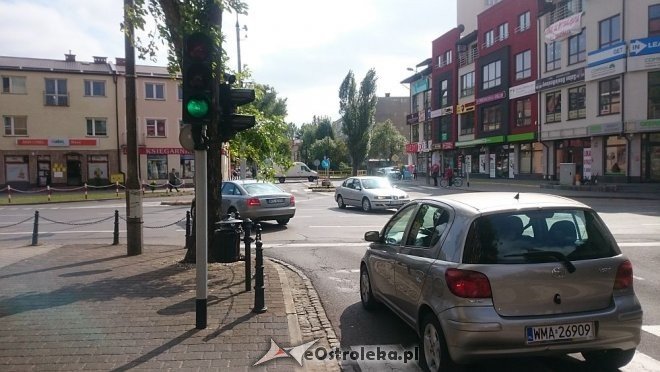 Uwaga kierowcy! Na tych ostrołęckich skrzyżowaniach o wypadek nie trudno [14.09.2015] - zdjęcie #11 - eOstroleka.pl