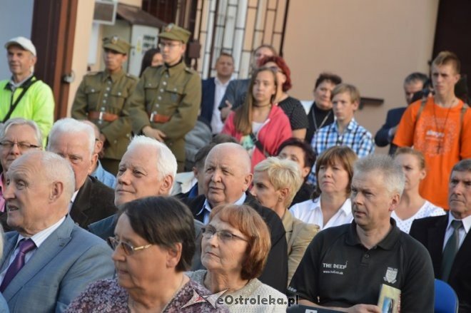 Wernisaż wystawy „Pamiętamy 1939 – 1945” w Muzeum Żołnierzy Wyklętych [15.09.2015] - zdjęcie #29 - eOstroleka.pl