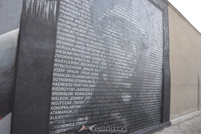 Wernisaż wystawy „Pamiętamy 1939 – 1945” w Muzeum Żołnierzy Wyklętych [15.09.2015] - zdjęcie #71 - eOstroleka.pl