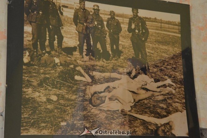 Wernisaż wystawy „Pamiętamy 1939 – 1945” w Muzeum Żołnierzy Wyklętych [15.09.2015] - zdjęcie #36 - eOstroleka.pl