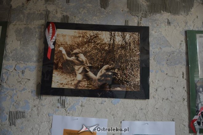 Wernisaż wystawy „Pamiętamy 1939 – 1945” w Muzeum Żołnierzy Wyklętych [15.09.2015] - zdjęcie #27 - eOstroleka.pl