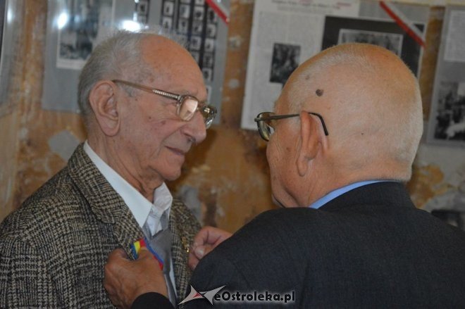 Wernisaż wystawy „Pamiętamy 1939 – 1945” w Muzeum Żołnierzy Wyklętych [15.09.2015] - zdjęcie #8 - eOstroleka.pl
