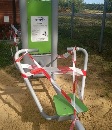 Gmina Olszewo-Borki: Nowe urządzenia na placach zabaw dla dzieci [16.09.2015] - zdjęcie #6 - eOstroleka.pl