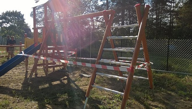 Gmina Olszewo-Borki: Nowe urządzenia na placach zabaw dla dzieci [16.09.2015] - zdjęcie #1 - eOstroleka.pl