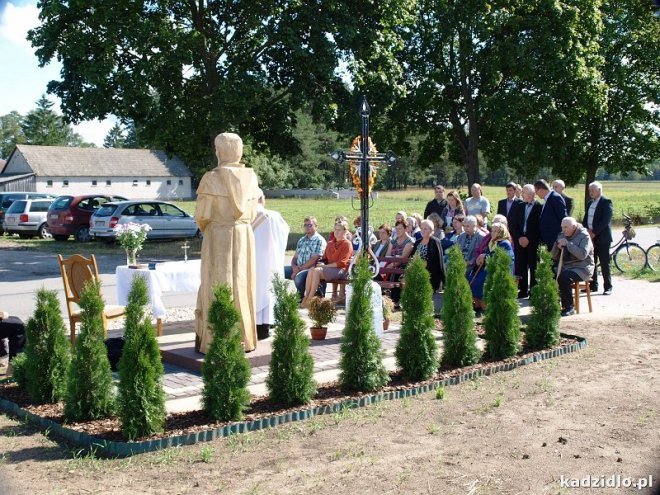 Uroczyste poświęcenie figury św. Franciszka w Todzi [16.09.2015] - zdjęcie #20 - eOstroleka.pl