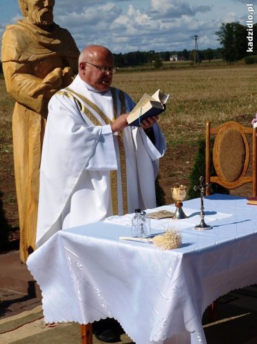 Uroczyste poświęcenie figury św. Franciszka w Todzi [16.09.2015] - zdjęcie #12 - eOstroleka.pl