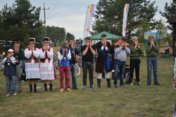 Łyse: Ponad 280 osób wzięło udział w Rajdzie Rowerowym „Wolność jest w naturze” [17.09.015] - zdjęcie #12 - eOstroleka.pl