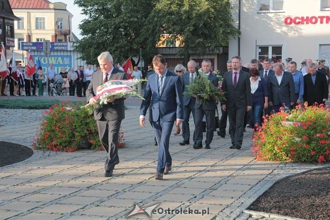 Ostrołęczanie uczcili pamięć ofiar II Wojny Światowej w 76. rocznicę zbrojnej agresji sowietów na Polskę [17.09.2015] - zdjęcie #6 - eOstroleka.pl