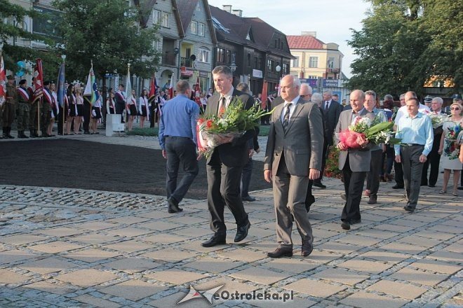 Ostrołęczanie uczcili pamięć ofiar II Wojny Światowej w 76. rocznicę zbrojnej agresji sowietów na Polskę [17.09.2015] - zdjęcie #18 - eOstroleka.pl