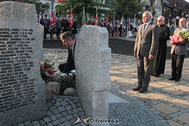 Ostrołęczanie uczcili pamięć ofiar II Wojny Światowej w 76. rocznicę zbrojnej agresji sowietów na Polskę [17.09.2015] - zdjęcie #19 - eOstroleka.pl