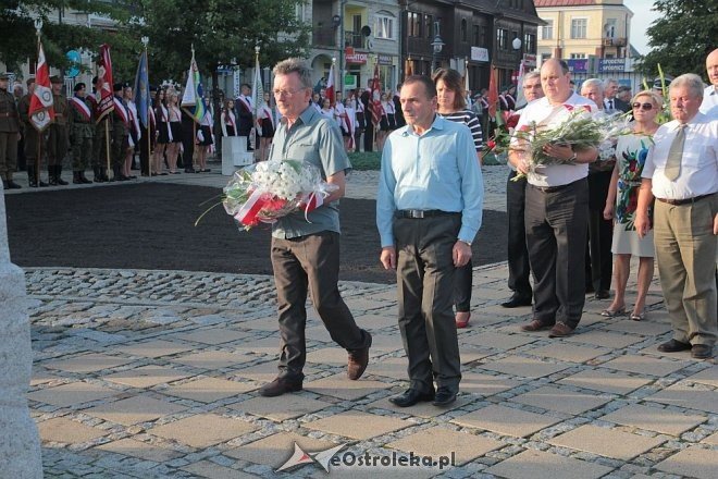 Ostrołęczanie uczcili pamięć ofiar II Wojny Światowej w 76. rocznicę zbrojnej agresji sowietów na Polskę [17.09.2015] - zdjęcie #22 - eOstroleka.pl