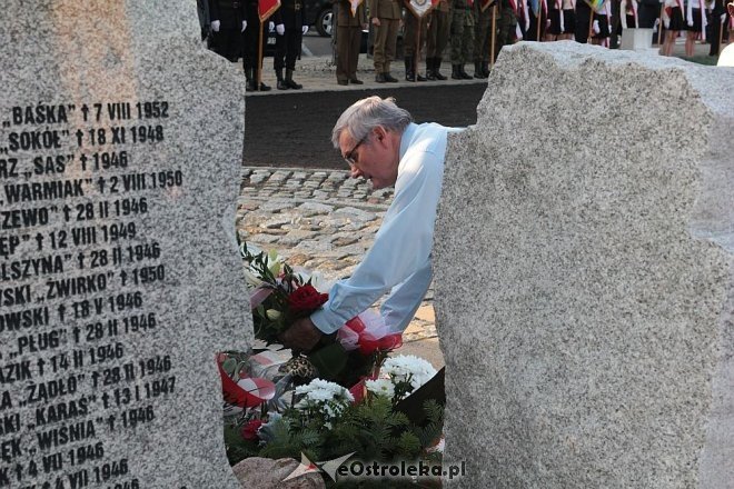 Ostrołęczanie uczcili pamięć ofiar II Wojny Światowej w 76. rocznicę zbrojnej agresji sowietów na Polskę [17.09.2015] - zdjęcie #27 - eOstroleka.pl