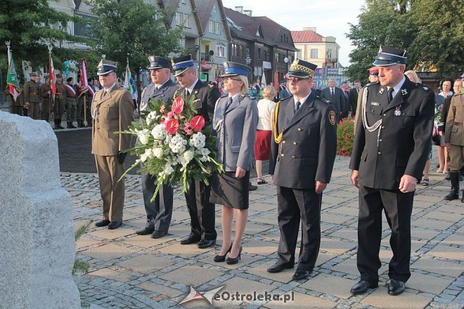 Ostrołęczanie uczcili pamięć ofiar II Wojny Światowej w 76. rocznicę zbrojnej agresji sowietów na Polskę [17.09.2015] - zdjęcie #35 - eOstroleka.pl