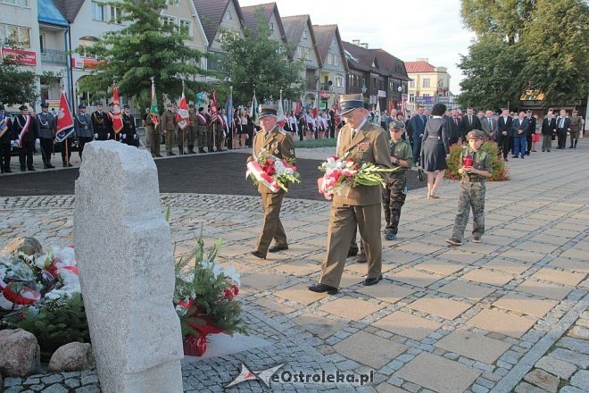 Ostrołęczanie uczcili pamięć ofiar II Wojny Światowej w 76. rocznicę zbrojnej agresji sowietów na Polskę [17.09.2015] - zdjęcie #44 - eOstroleka.pl