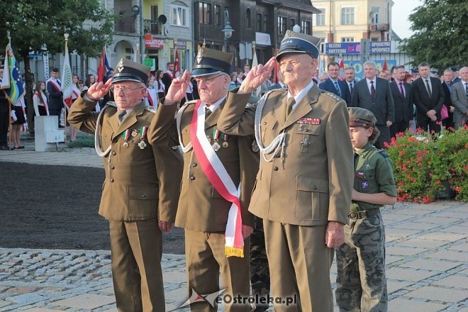 Ostrołęczanie uczcili pamięć ofiar II Wojny Światowej w 76. rocznicę zbrojnej agresji sowietów na Polskę [17.09.2015] - zdjęcie #46 - eOstroleka.pl