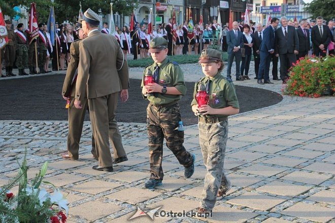 Ostrołęczanie uczcili pamięć ofiar II Wojny Światowej w 76. rocznicę zbrojnej agresji sowietów na Polskę [17.09.2015] - zdjęcie #29 - eOstroleka.pl